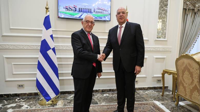 Συνάντηση Κακλαμάνη με πρόεδρο αιγυπτιακής Βουλής: Εγγυήτριες περιφερειακής ειρήνης Ελλάδα-Αίγυπτος