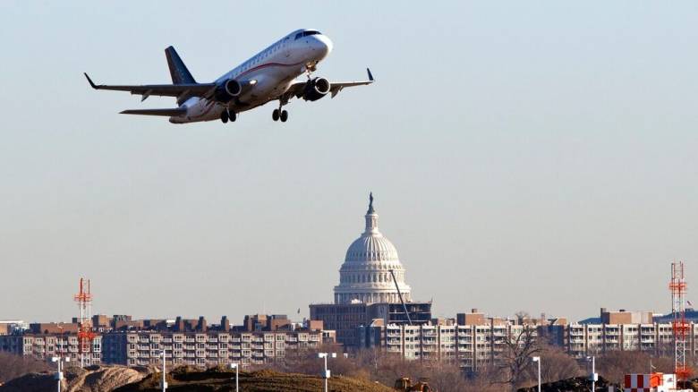 Συναγερμός σε αεροδρόμια των ΗΠΑ λόγω οσμής χημικών στο κέντρο πτήσεων - Ακυρώθηκαν δρομολόγια