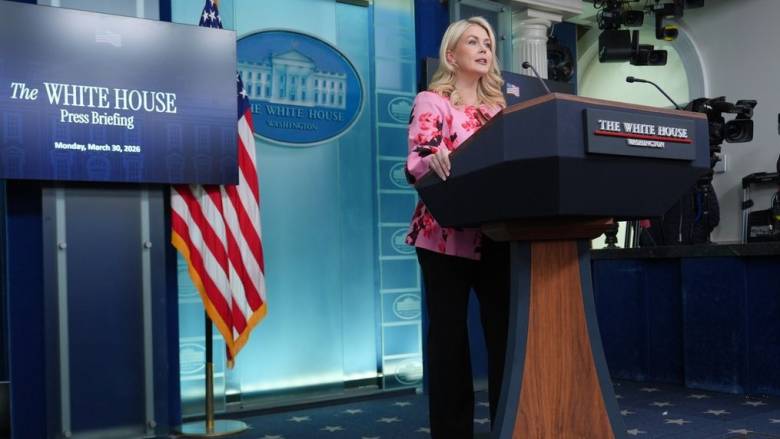 Ο Τραμπ σκέφτεται να ζητήσει από αραβικές χώρες να πληρώσουν... τον λογαριασμό του πολέμου στο Ιράν