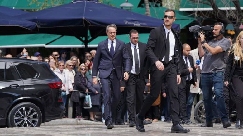 Ο Κυριάκος Μητσοτάκης στη Μητρόπολη για το τελευταίο αντίο στη Μαρινέλλα