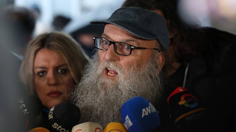 «Αδιανόητο να κοιτάζω τη δίκη για το παιδί μου από οθόνη»: Ενοχλημένοι οι συγγενείς από τα νέα μέτρα