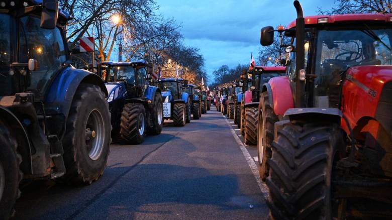 Αυτοκινητοπομπή 300 τρακτέρ στους δρόμους της Βιέννης σε διαμαρτυρία αγροτών