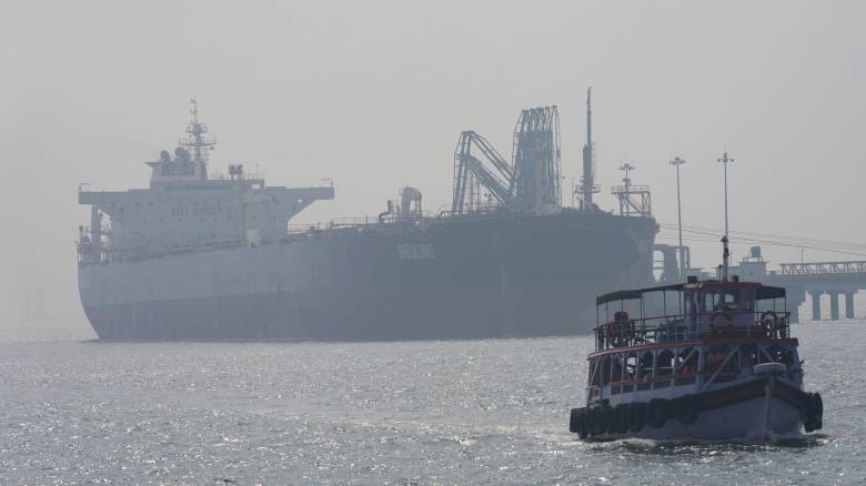 Παγκόσμιο σοκ στην αγορά πετρελαίου - «Φλερτάρει» με τα 110 δολάρια/βαρέλι