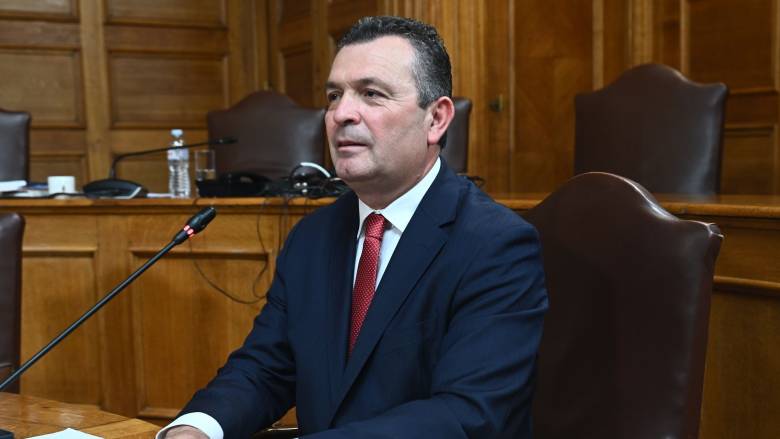 «Θα έκανα το ίδιο ακριβώς»: Τι απαντά ο Χρήστος Μπουκώρος για το ρουσφέτι σε κτηνοτρόφο