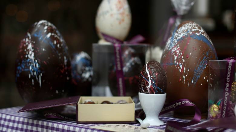 Πώς ο πόλεμος στο Ιράν ανεβάζει τις τιμές στα σοκολατένια πασχαλινά αυγά