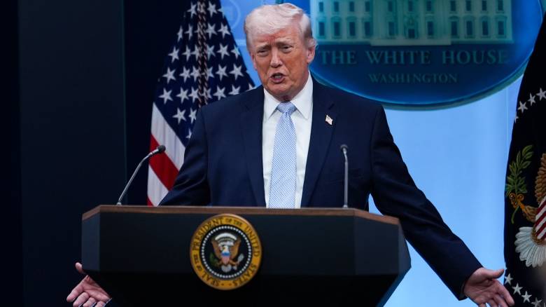 Έμμεση προειδοποίηση Τραμπ προς Ιράν: Ναυτικό μπλόκο αν δεν αποδεχτεί τη συμφωνία