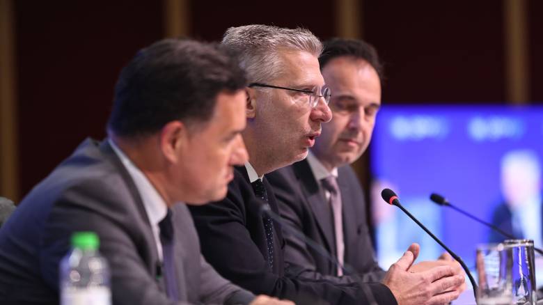 Τέλος τα Social Media για ανήλικους κάτω των 15 ετών-Όσα πρέπει να ξέρετε μέσα από 10 ερωταπαντήσεις