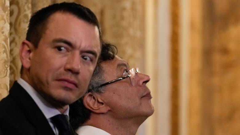 Ο Ισημερινός ανακαλεί τον πρεσβευτή του από την Κολομβία, εν μέσω διπλωματικής κρίσης