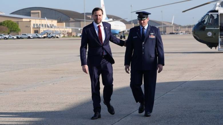 «Μην προσπαθήσουν να παίξουν μαζί μας» λέει ο Βανς για τις συνομιλίες με το Ιράν