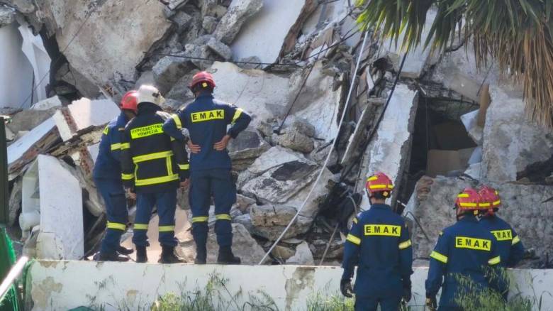 Τραγωδία στην Κύπρο: Ανασύρθηκε ένας νεκρός από τα συντρίμμια του κτηρίου που κατέρρευσε