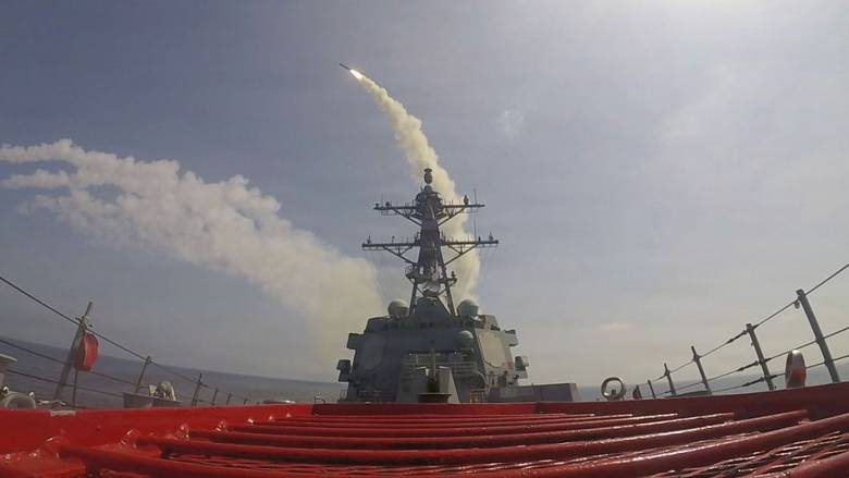 «Αλλάξτε πορεία, θα γίνετε στόχος»: Οι Φρουροί της Επανάστασης προειδοποιούν αμερικανικό πλοίο