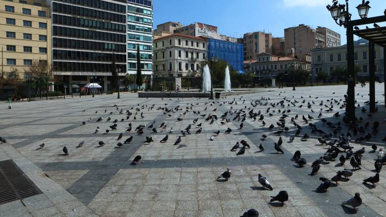 Εικόνες από την «έρημη» Αθήνα ανήμερα της Κυριακής του Πάσχα