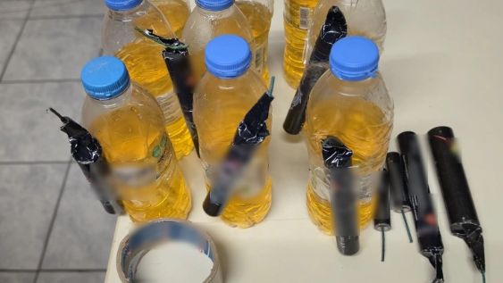 Συνολικά 14 συλλήψεις το βράδυ της Ανάστασης στην Αττική – Κατασχέθηκαν 153 μολότοφ