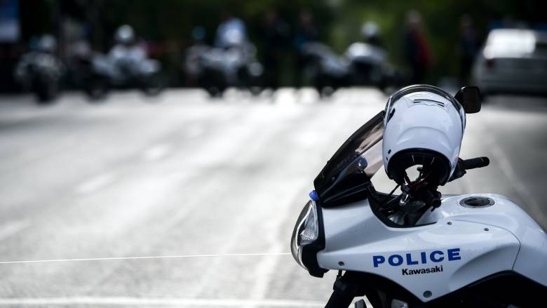 Χειροπέδες σε 48χρονη influencer μετά από καταδίωξη στο Κορωπί – Οδηγούσε υπό την επήρεια μέθης