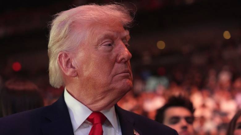 Ο Τραμπ αναρτά εικόνα AI του ιδίου με τον Ιησού