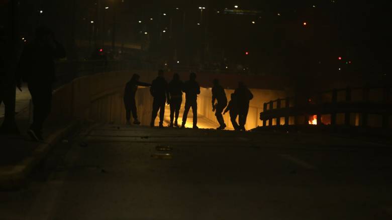 Τραυματισμοί ανηλίκων και συλλήψεις για ρίψη κροτίδων στην Ηλεία