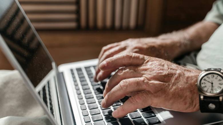 «Όλοι Digital»: Ψηφιακή εκπαίδευση ηλικιωμένων και ατόμων με αναπηρία - Η δομή του προγράμματος