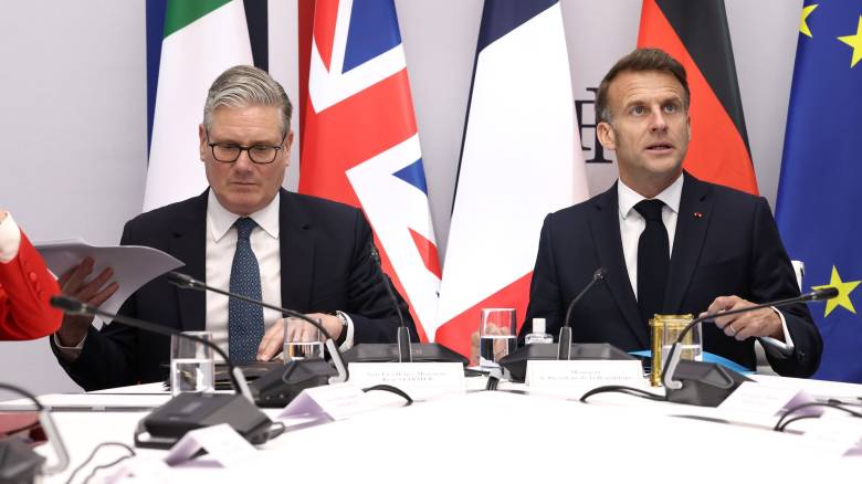 Μακρόν - Στάρμερ: Τα Στενά του Ορμούζ πρέπει να μείνουν πλήρως ανοιχτά, χωρίς διόδια