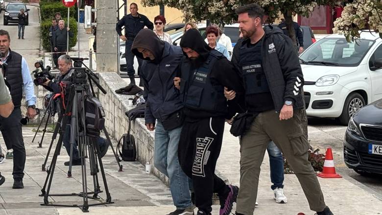 Κεφαλονιά: Προφυλακιστέοι και οι τρεις κατηγορούμενοι για τον θάνατο της 19χρονης Μυρτώς