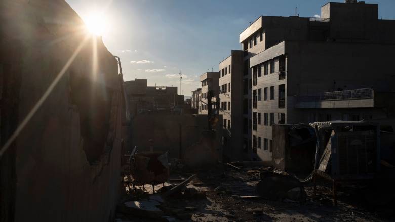 Πώς θα μπορούσε να τελειώσει ο πόλεμος στο Ιράν – Τα μεγάλα «αγκάθια» και οι πιθανοί συμβιβασμοί