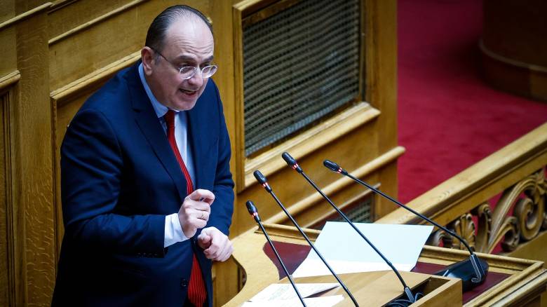 Προβληματισμός για τις αναρτήσεις Λαζαρίδη μετά την παραίτηση - Νέα «πυρά» από την αντιπολίτευση