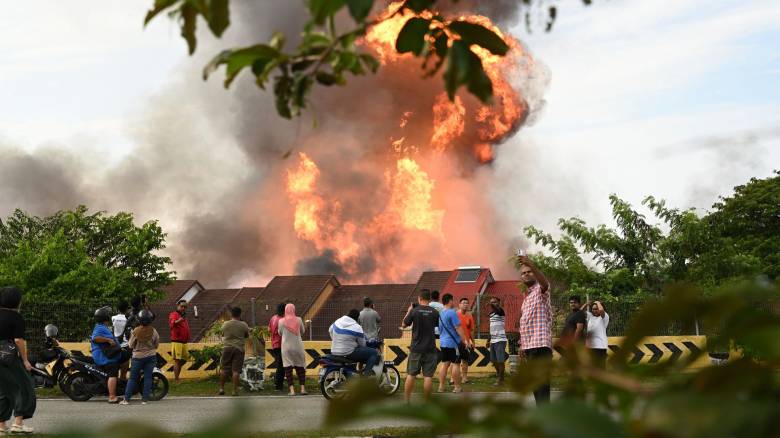 Μεγάλη πυρκαγιά στη Μαλαισία: «Στάχτη» πάνω από 1000 σπίτια - Χιλιάδες οι εκτοπισμένοι