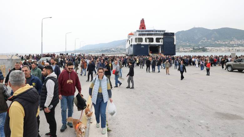 Έκτη μέρα κινητοποιήσεων για τους κτηνοτρόφους στο λιμάνι Μυτιλήνης - Προβλήματα στην τροφοδοσία