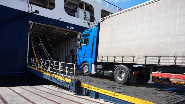 Λύθηκε το μπλόκο των κτηνοτρόφων στο λιμάνι της Μυτιλήνης: Κανονικά η κίνηση φορτηγών - εμπορευμάτων