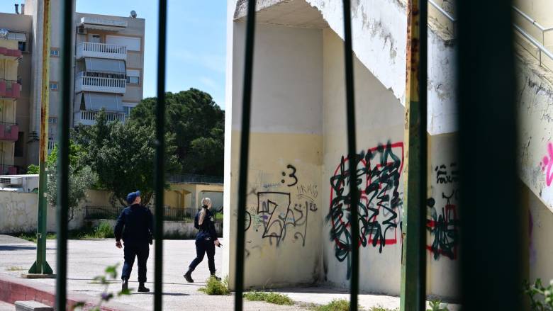 Χαϊδάρι: Τα σενάρια που εξετάζονται για την πτώση της 13χρονης από το μπαλκόνι του σχολείου της