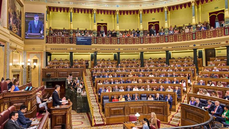 Ισπανία: Δεξιά και ακροδεξιά συμφώνησαν να συγκυβερνήσουν την περιφέρεια Εστρεμαδούρα