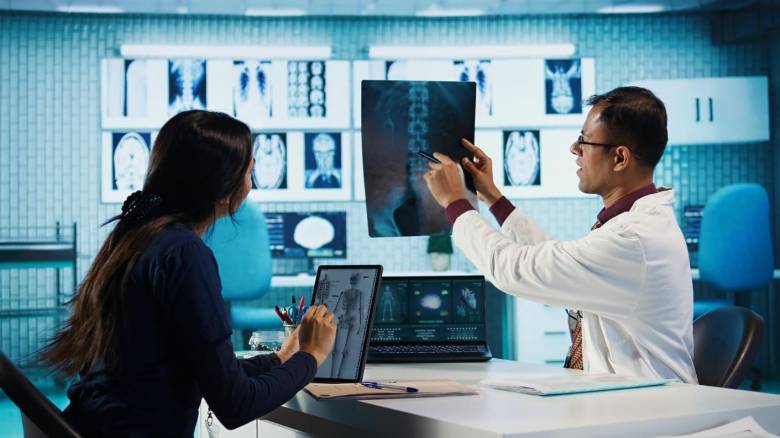 Ελπιδοφόρο το μέλλον της χειρουργικής σπονδυλικής στήλης στην Ελλάδα