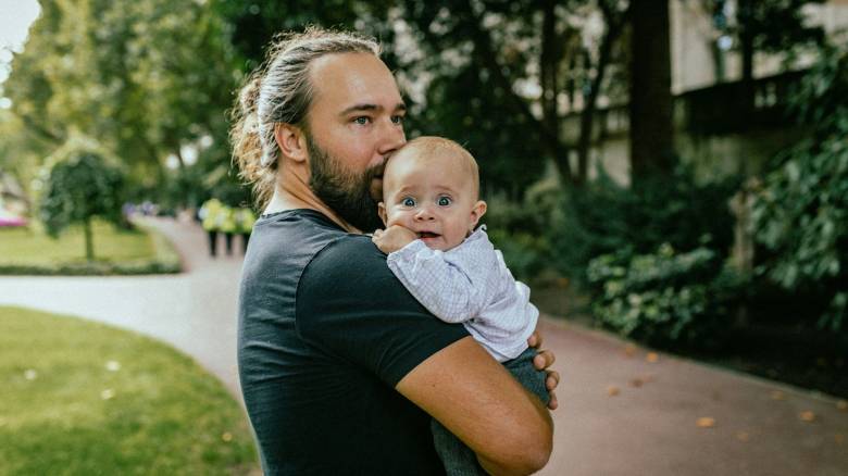 Πώς η πατρότητα αλλάζει τους εγκεφάλους των ανδρών