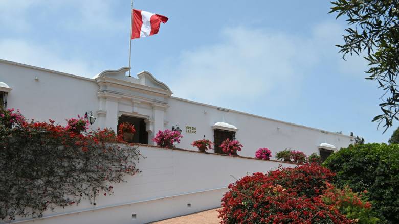 Περού: Παραιτήθηκε ο υπουργός Άμυνας μετά την αναβολή αγοράς αεροσκαφών F-16