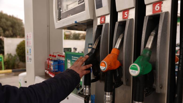 Fuel Pass: Έως τις 30 Απριλίου ανοιχτή η πλατφόρμα για τις αιτήσεις - Ποια τα ποσά επιδότησης