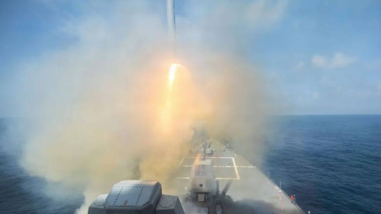 Οι Αμερικανοί έριξαν πέντε προειδοποιητικές βολές κατά την κατάληψη του ιρανικού πλοίου Touska