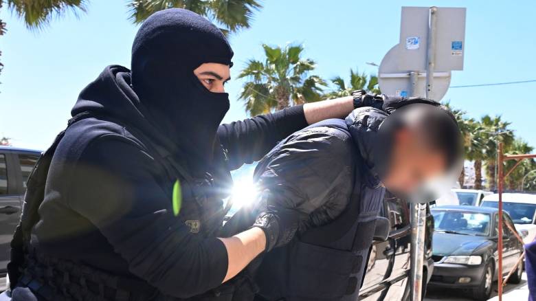 Άγιος Δημήτριος: Ποινική δίωξη για υπόθαλψη εγκληματία κατά των τριών για την δολοφονία του 27χρονου