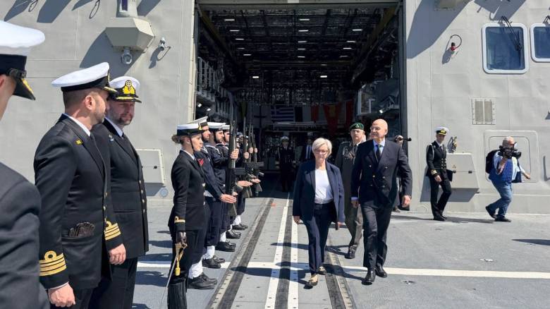 Δένδιας για συνάντηση με Γαλλίδα ομόλογό του: Συζητήσαμε τρόπους σύσφιγξης των άριστων σχέσεων