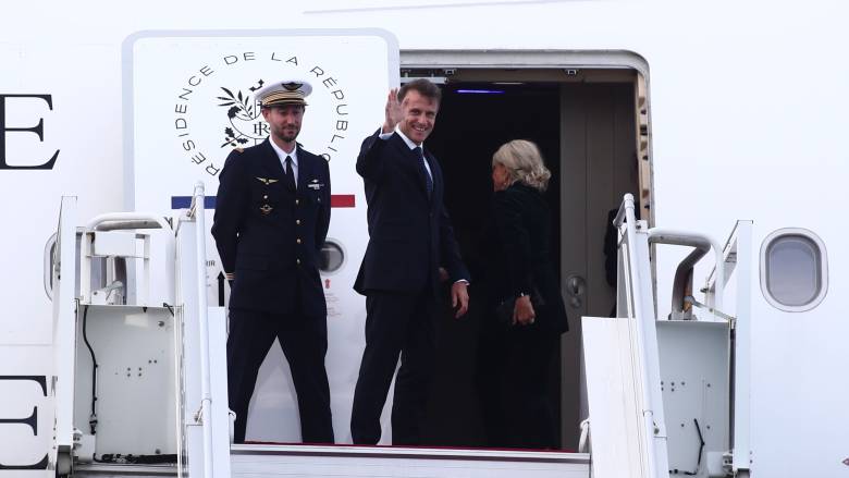 Ολοκληρώθηκε η επίσκεψη Μακρόν στην Αθήνα - Η αναχώρηση από το «Ελ. Βενιζέλος» για το Παρίσι