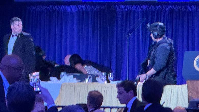 Ο Τραμπ έδωσε στο «φως» βίντεο από την επίθεση στο δείπνο των ανταποκριτών του Λευκού Οίκου