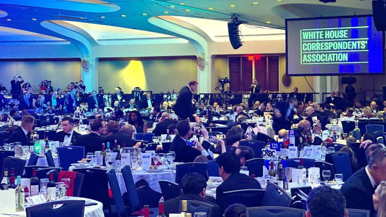 Πώς ο Κόουλ Άλεν κατάφερε να μπει οπλισμένος στην αίθουσα του δείπνου - Στο μικροσκόπιο το μανιφέστο