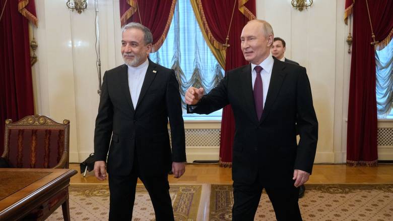 Ιράν: Ο Αραγτσί χαιρετίζει την «υποστήριξη» της Ρωσίας στη «διπλωματία»