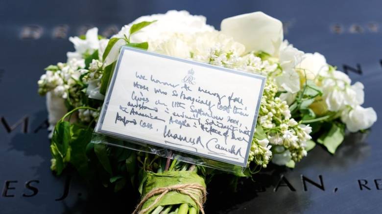 Ο βασιλιάς Κάρολος τίμησε τη μνήμη των θυμάτων της 11ης Σεπτεμβρίου στη Νέα Υόρκη