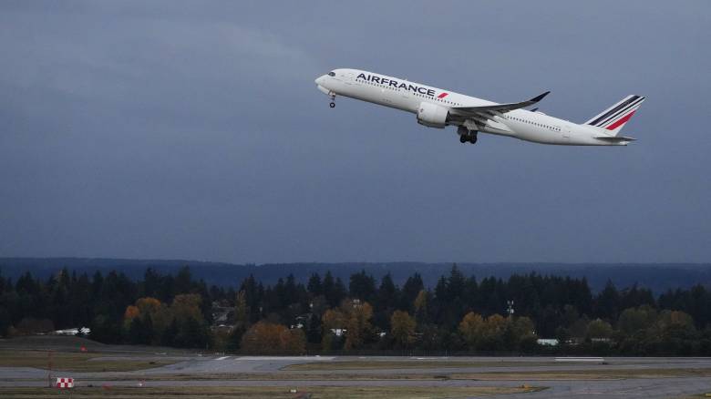 Αεροπορικές εταιρείες ακυρώνουν πτήσεις από Γαλλία φοβούμενες την έλλειψη κηροζίνης