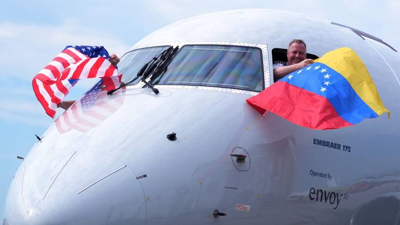 Έφτασε στη Βενεζουέλα η πρώτη απευθείας πτήση από τις ΗΠΑ μετά απο επτά χρόνια