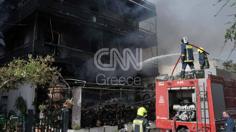 Εικόνες καταστροφής από την φωτιά στο Ίλιον: Συνεχίζονται οι αναζωπυρώσεις - Τι λένε οι περίοικοι