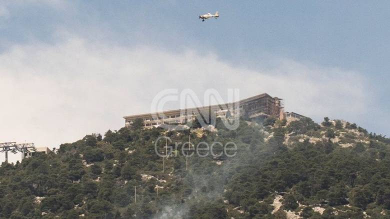 Οριοθετήθηκε η φωτιά στην Πάρνηθα - Παραμένουν στο σημείο ισχυρές πυροσβεστικές δυνάμεις