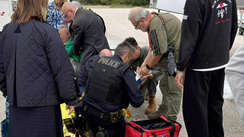 Ατύχημα σε τελετή υποδοχής νέου αεροσκάφους στον Άραξο - Στο νοσοκομείο τρεις δημοσιογράφοι