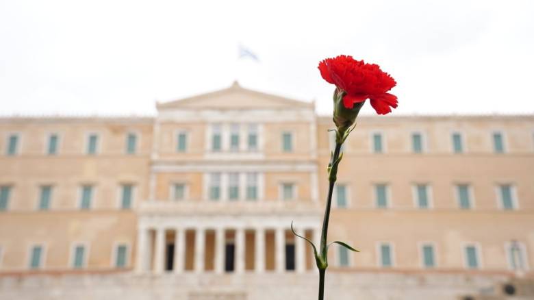 Εργατική Πρωτομαγιά: Μεγάλες συγκεντρώσεις σε Αθήνα, Θεσσαλονίκη, Πάτρα