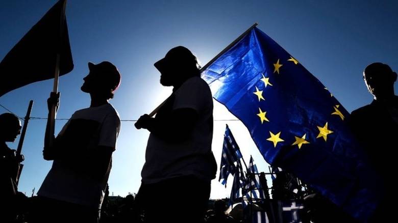 Ευρωβαρόμετρο: Ο δείκτης εμπιστοσύνης σε Ευρώπη και ευρώ - Χαμηλότερα ποσοστά στην Ελλάδα