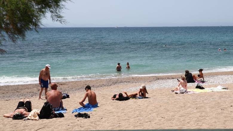 Γιαννόπουλος στο CNN Greece: Πού «έρχονται» 32άρια την επόμενη εβδομάδα, επιμένει η αφρικανική σκόνη